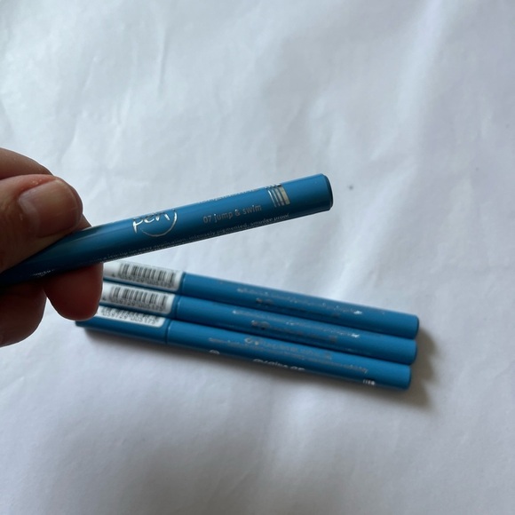 Lot of 4 - Essence Eyeliner Pen, 07 Jump & Swim brand new - Picture 1 of 6